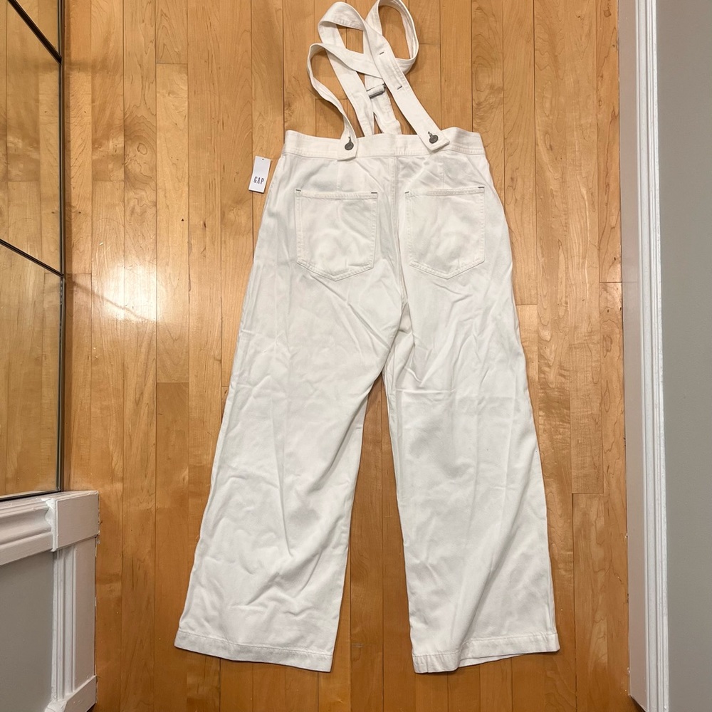 β¨HPβ¨*white* Gap wide leg suspender jeans. 6P, 28. Soft! NWT. Open to offers π - Picture 9 of 14
